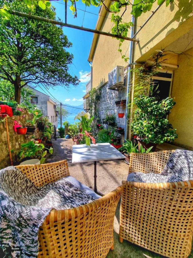 Apartment On The Shore Of The Bay Of Kotor With Free Wi-Fi Luaran gambar