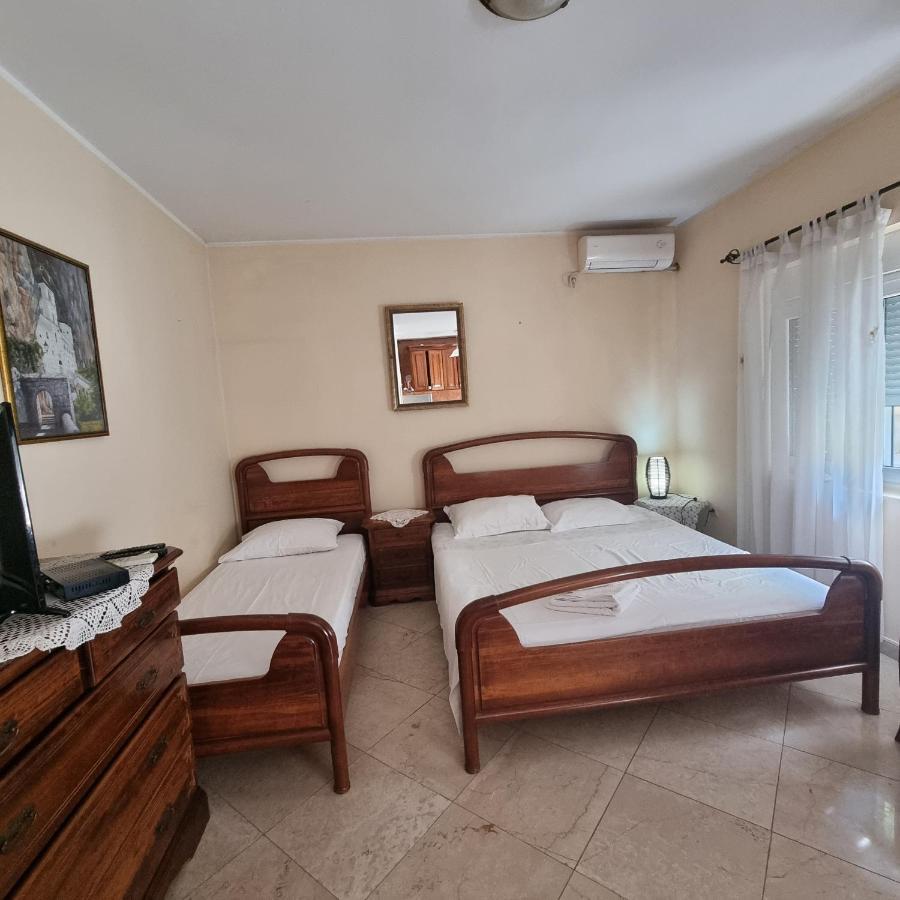 Apartment On The Shore Of The Bay Of Kotor With Free Wi-Fi Luaran gambar